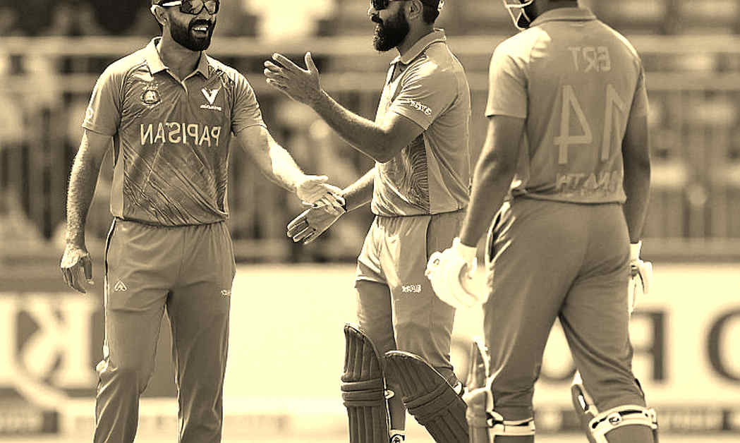 খালি নোটবুক: যখন বিশ্লেষণ নিজেই মাঠে নামে না