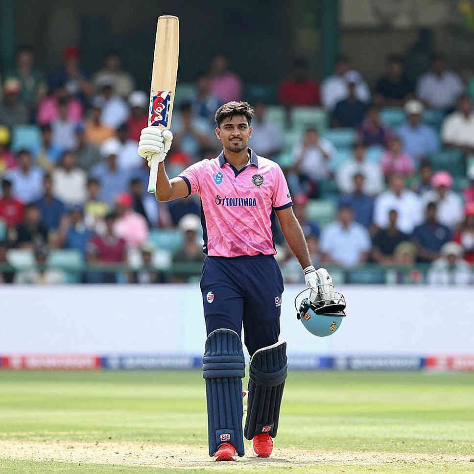 ভিসার অপেক্ষায় দশজন, মাঠের অপেক্ষায় পাঁচজন: ওমানে অনূর্ধ্ব-১৯ সিরিজের সূচি আবার বদলেছে